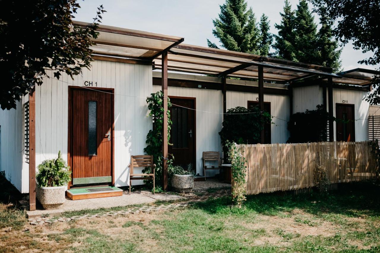 Camp Alpa Hotell Ostrovačice Eksteriør bilde